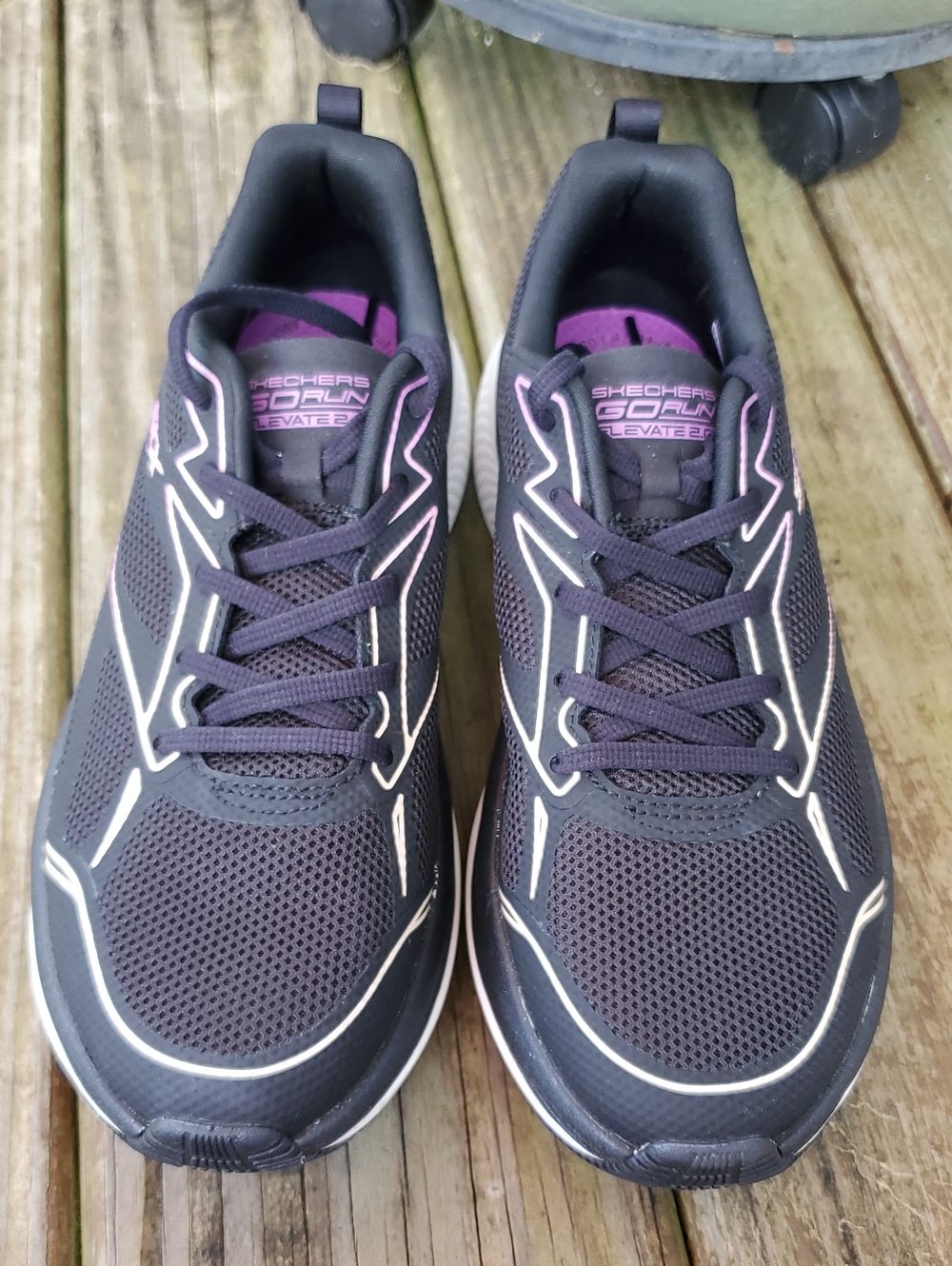 Skechers GO RUN Elevate 2 Women's Black with Purple Accent Running Shoes